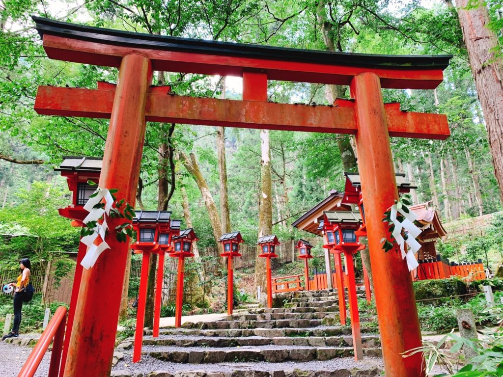 貴船神社　結社　鳥居